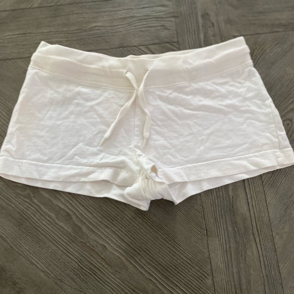 Size small shorts - Picture 3 of 3